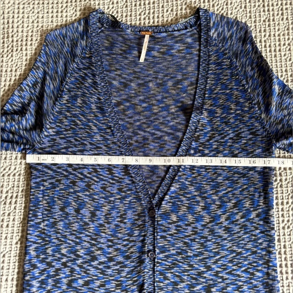 Free People Space Dye V-Neck Button Cardigan Blue Gray Womens L Sweater NWT